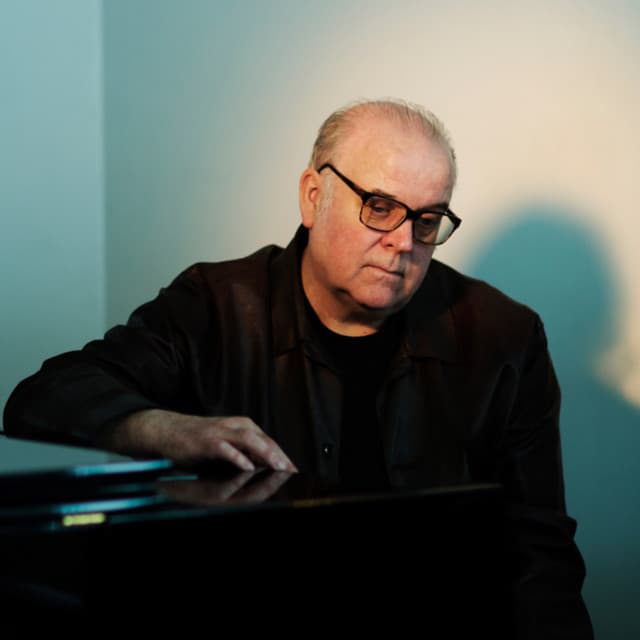 Craig Armstrong artist profile image