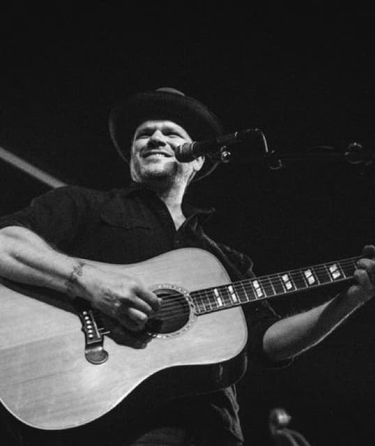 Jason Eady artist profile image