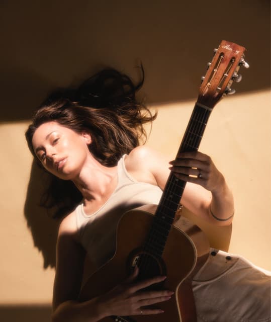 Lera Lynn artist profile image