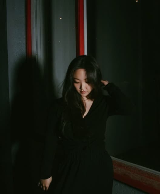 Cher de Lune artist profile image