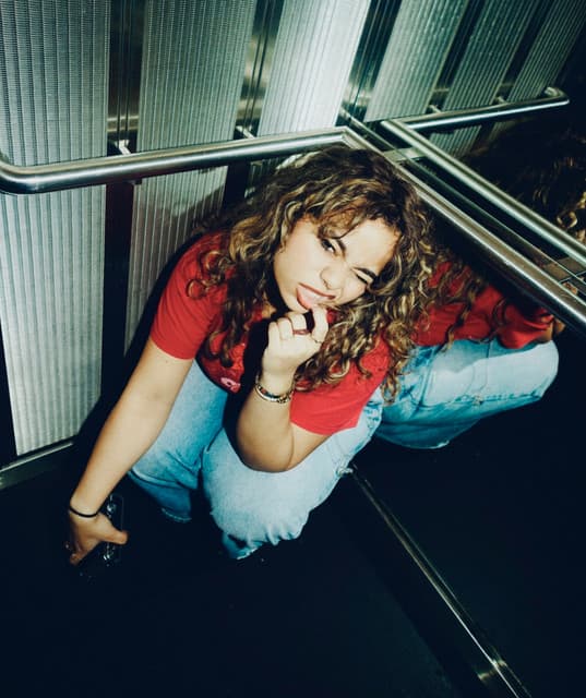 Bella Kay artist profile image