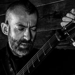 Jon Gomm's artist profile image