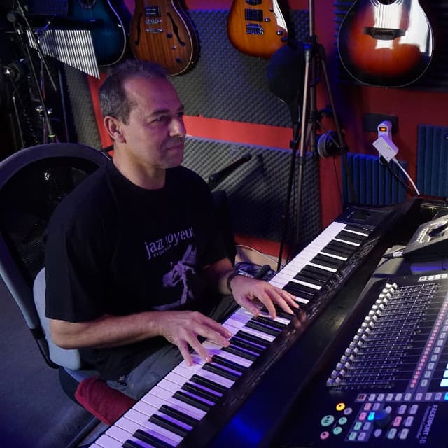 Ramón Caubet artist profile image