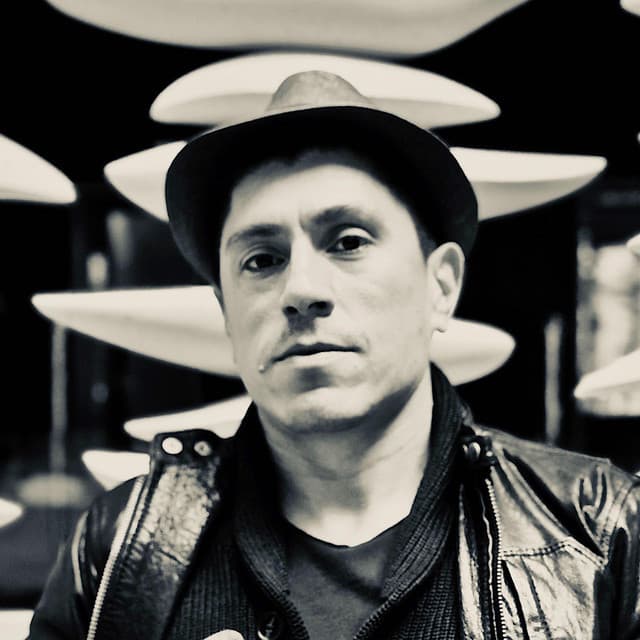 Sebastian Manuel artist profile image