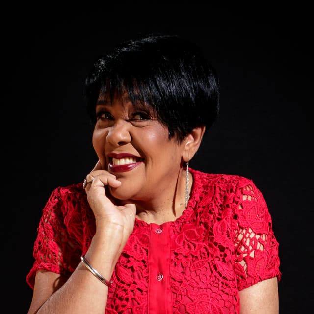 Rosa Passos artist profile image