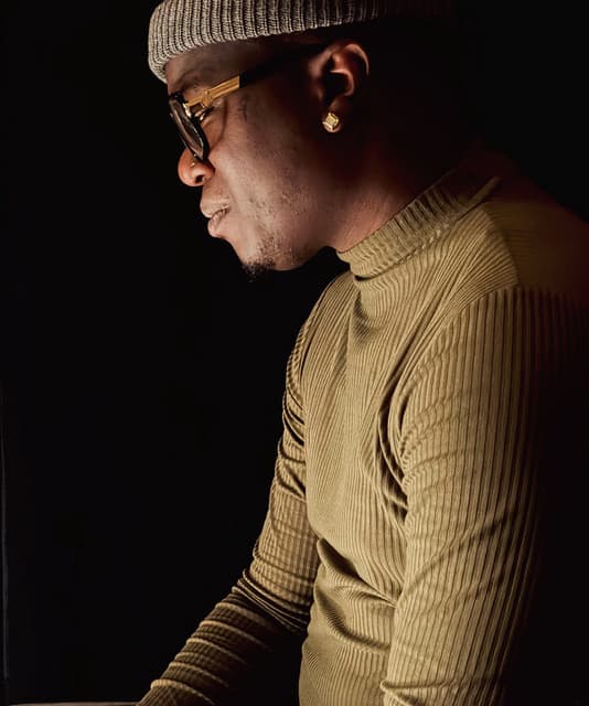 Anthony Q.'s artist profile image