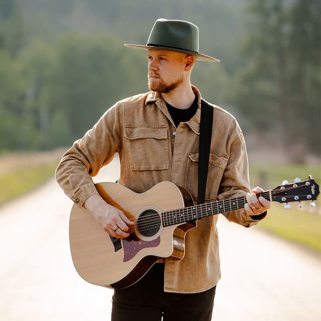 Zach McPhee artist profile