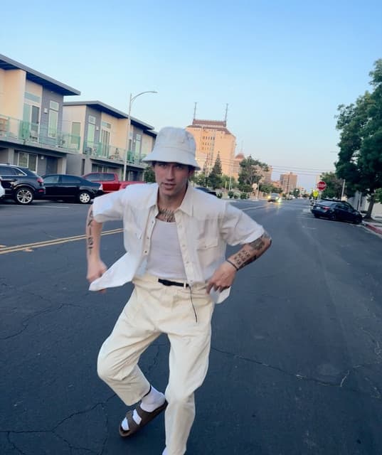 Graduating Life artist profile image