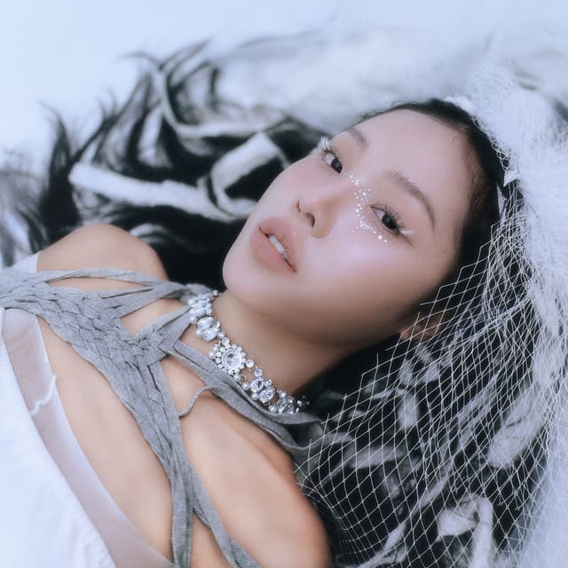 BÉBE YANA artist profile image