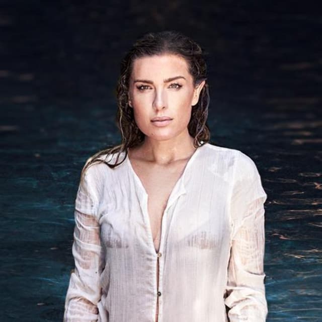 Sarah Buxton artist profile image