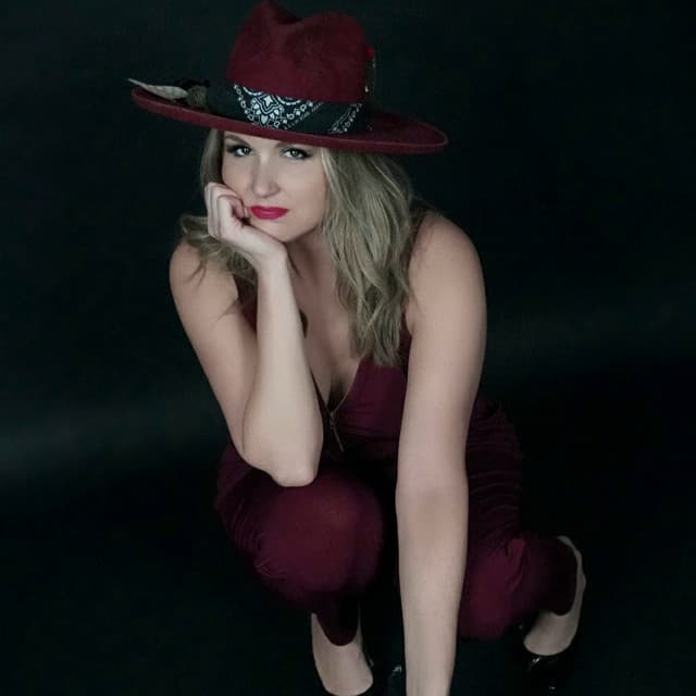 Justine Blazer artist profile image