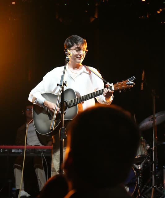 Dawn Avenue artist profile image
