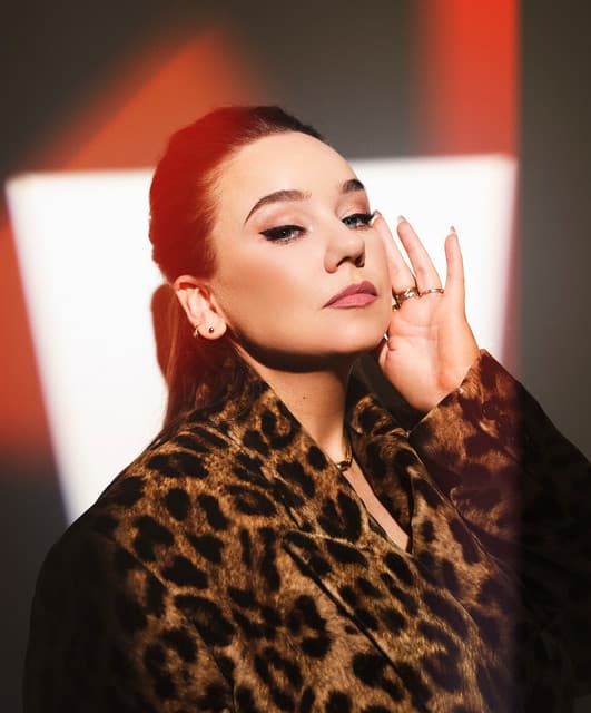 Hayley May artist profile image