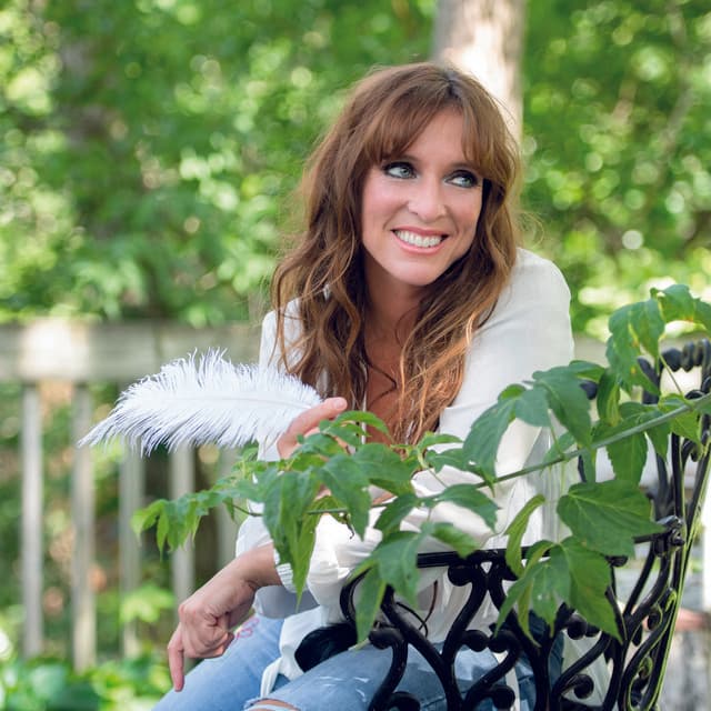 Lynda Lemay artist profile image