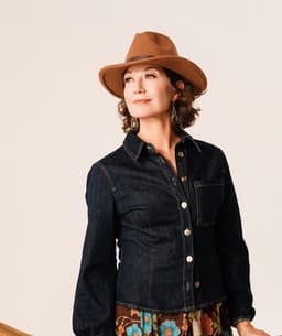 Amy Grant's artist profile image
