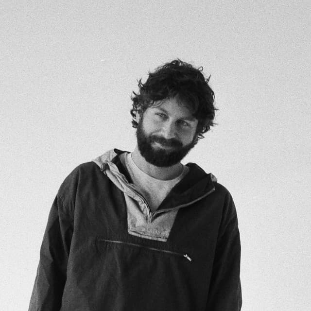 Runnner artist profile