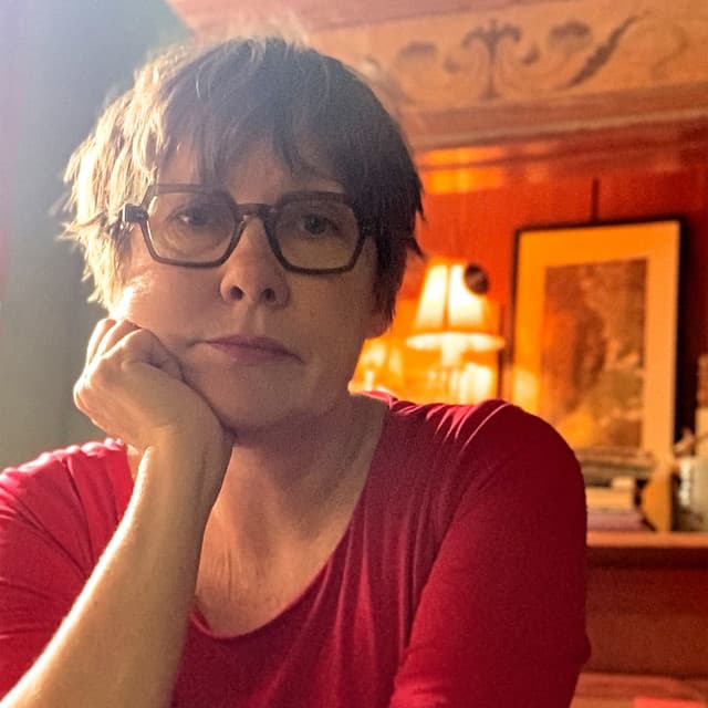 Iris DeMent artist profile image