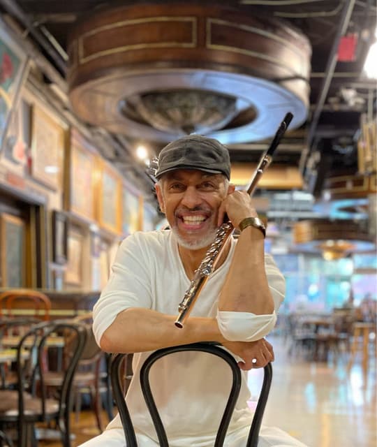 Nestor Torres artist profile image