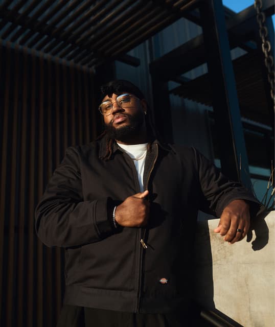 Xavier Omär artist profile image