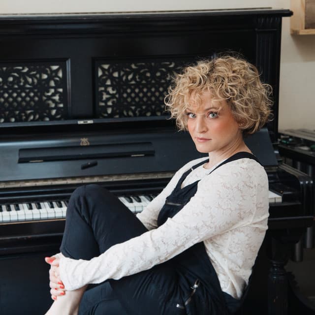 Barbra Lica artist profile image