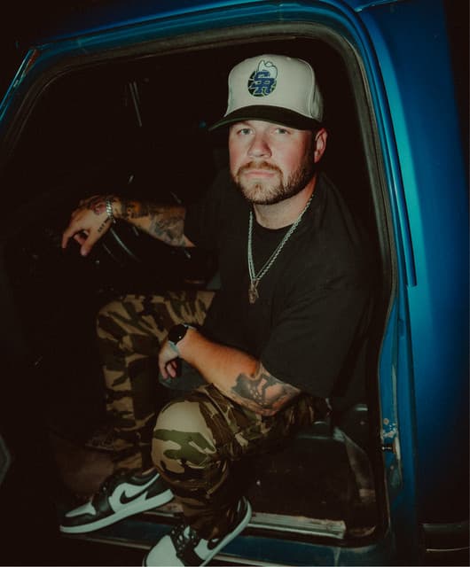 Dylan Wheeler artist profile image