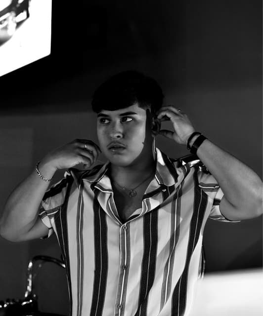 Juan Botello artist profile image