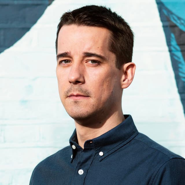 Oliver Smith's artist profile image
