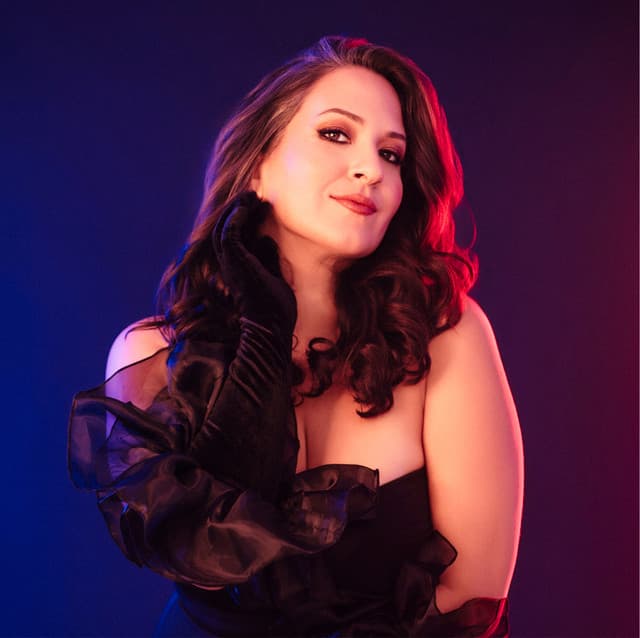 Nicole Zuraitis artist profile image