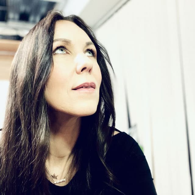 Thea Gilmore artist profile image
