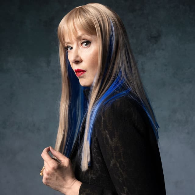 Suzanne Vega's artist profile image