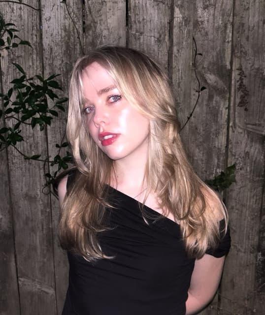 Emily Bateman artist profile image