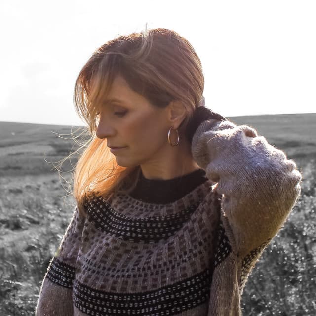 Cara Dillon artist profile image