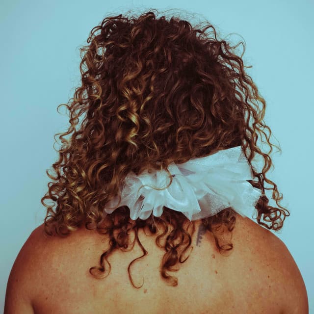 Keli Holiday artist profile image