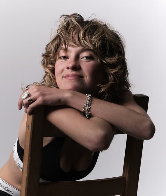 Linka Moja artist profile image