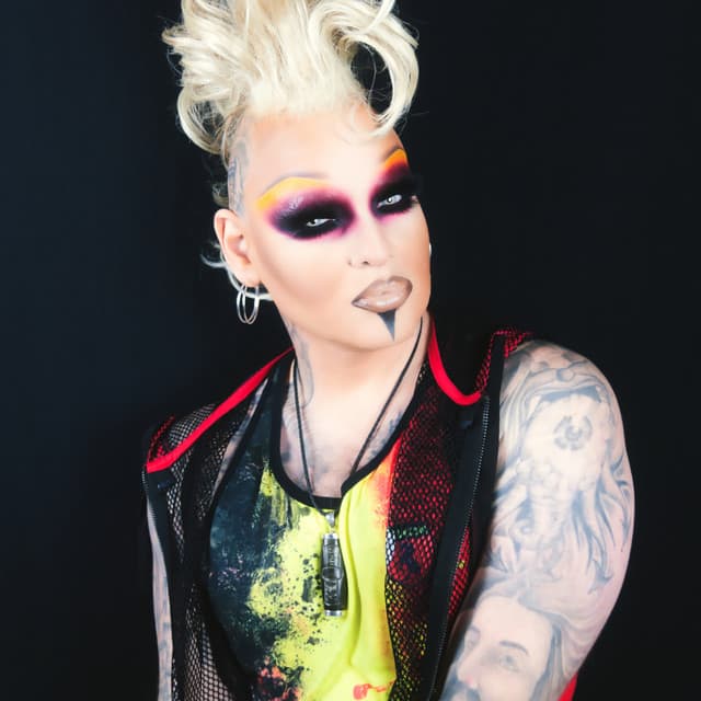 Nina Flowers artist profile image