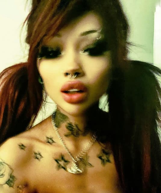 Alexis Munroe artist profile image