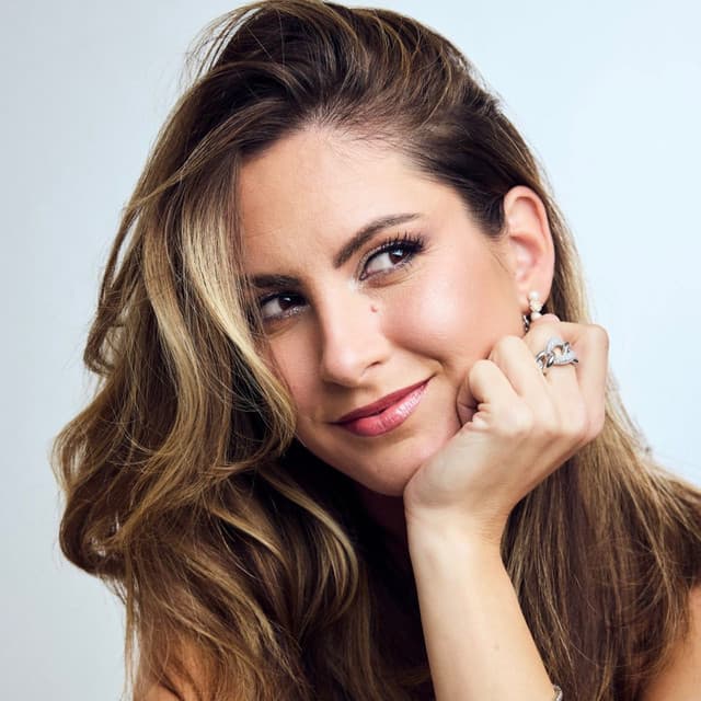 Mila Bogi artist profile image