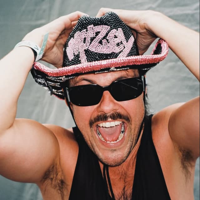 Mozey artist profile image