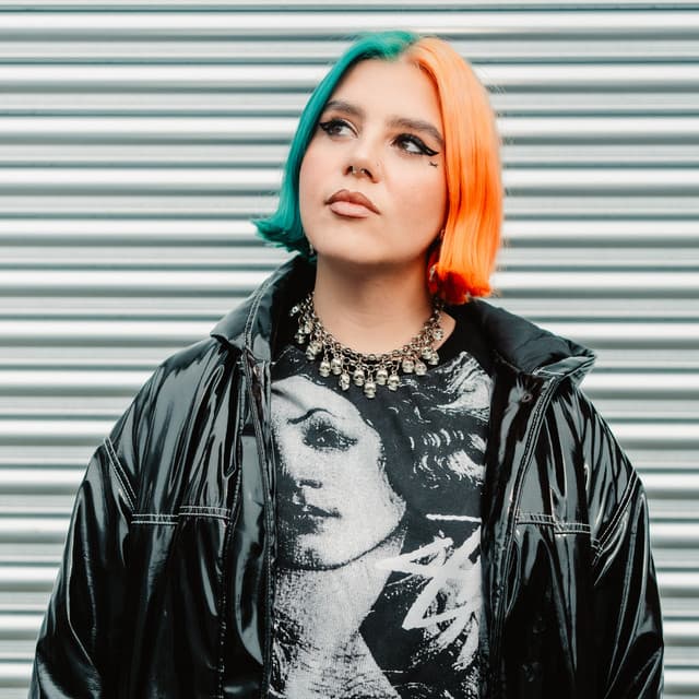 Issey Cross artist profile