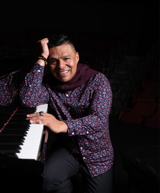 Benito Gonzalez artist profile image