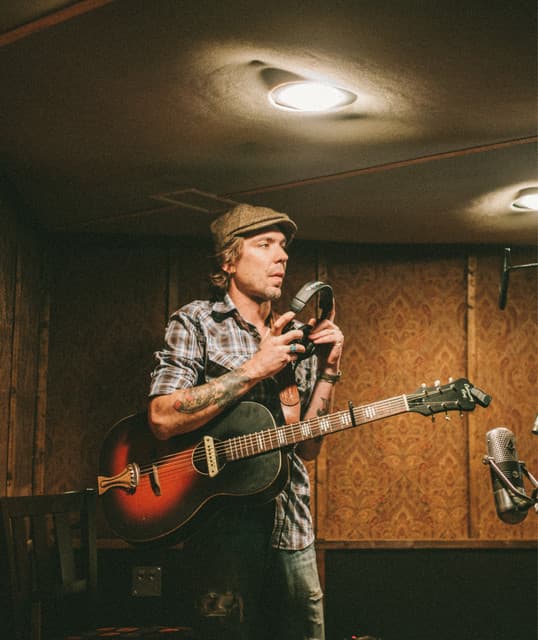 Justin Townes Earle artist profile image