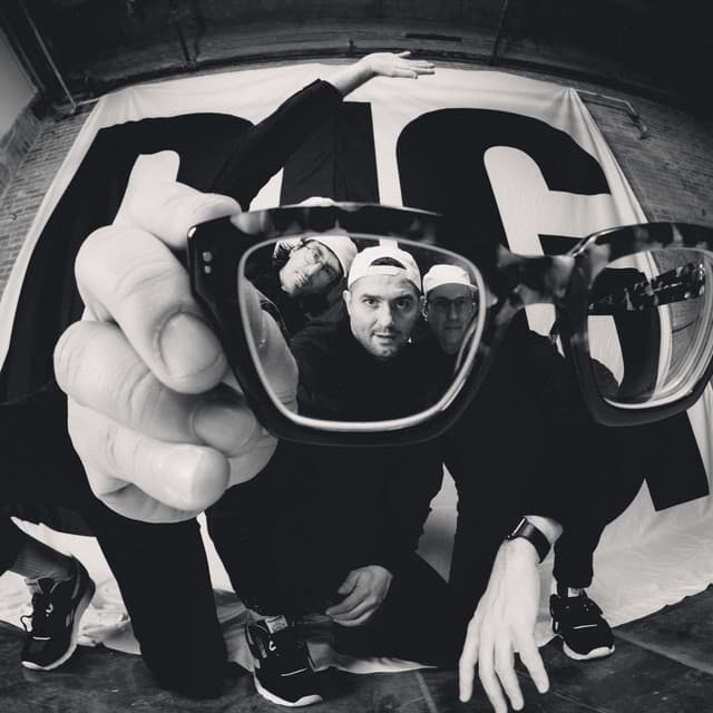 Pet Symmetry's artist profile image