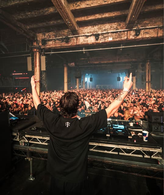 Alex Farell artist profile image