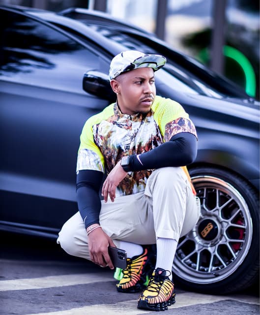 Felo Le Tee artist profile image