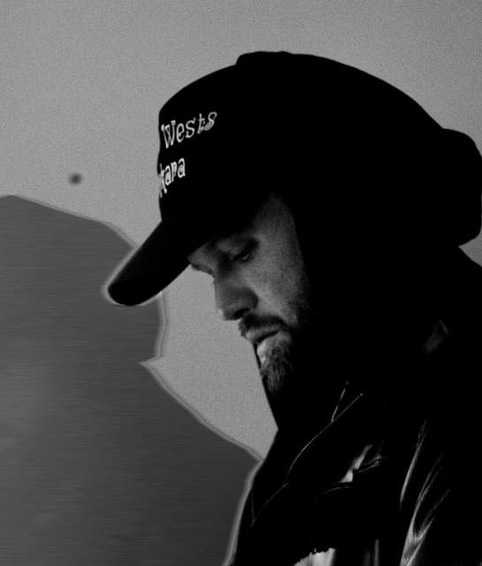 Daniel Merriweather artist profile image