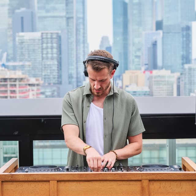 LEØN TARØ artist profile image