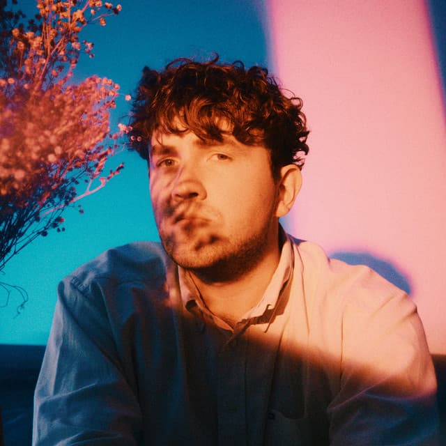 Axel Flóvent artist profile image