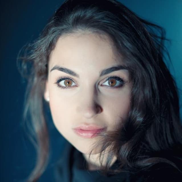 Olga Scheps artist profile image