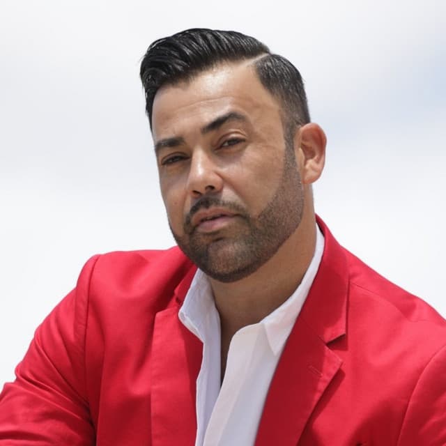 Rogelio Martinez artist profile