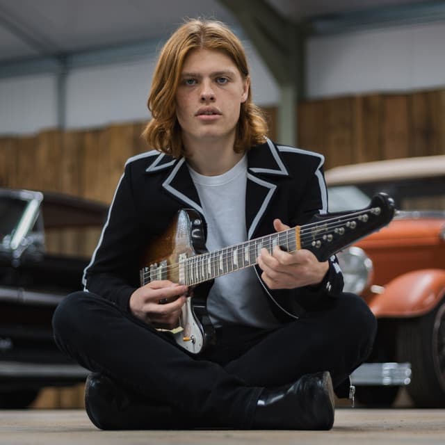 Toby Lee's artist profile image